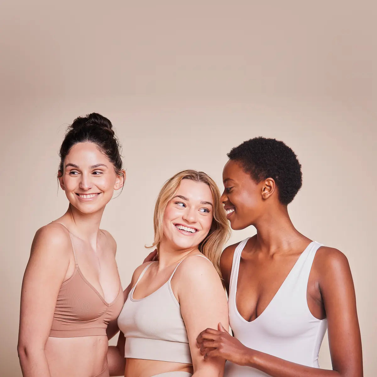 Drei lachende Frauen, juno&me Karriere