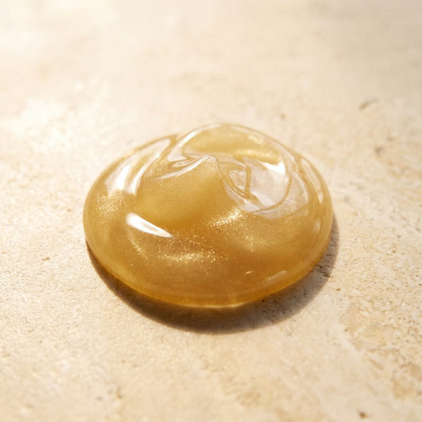 Passion fruit oil soothes and regenerates