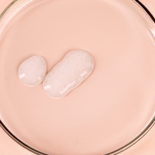 Green tea extract cares for your skin and prevents skin irritation